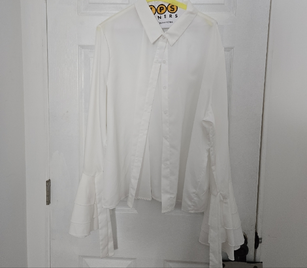 Elegant White Blouse with Ruffled Sleeves